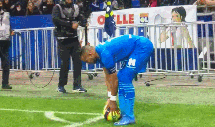 仅次于拉莫斯和魔笛，佩里西奇是欧冠打入点球第三年长的球员