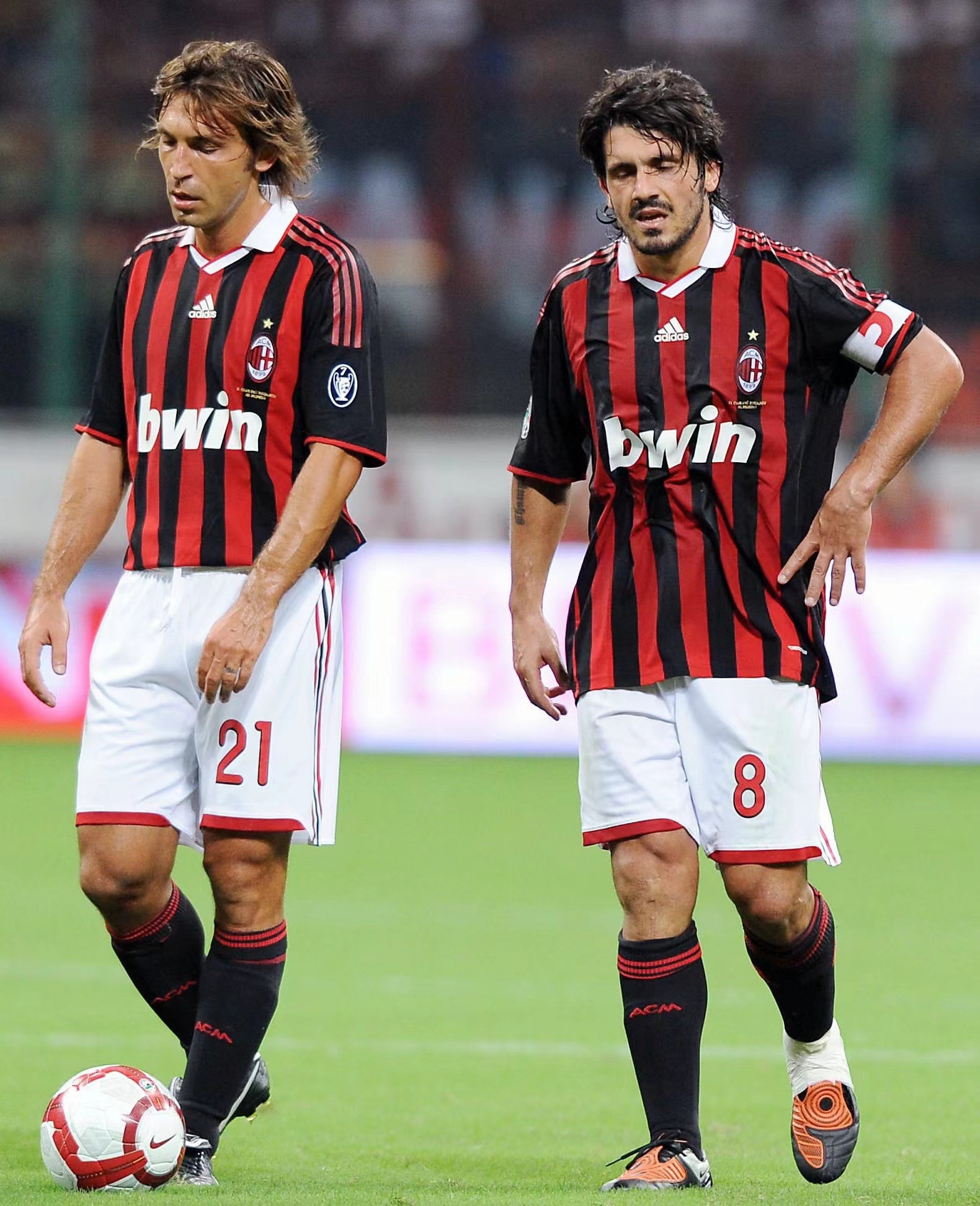 英超半场：米伦科维奇乌龙巴里破门，埃弗顿2-0诺丁汉森林（英超半场战况：巴里破门+米伦科维奇乌龙，埃弗顿暂2-0领先诺丁汉森林）