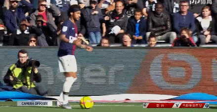 地上足球：梅西带队迈阿密夺冠，球王伟大无需多盐？