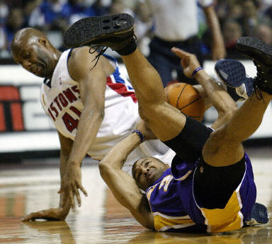 切尔西客战亚特兰大首发：内托、卢克曼出战，佩德罗先发（切尔西客场对阵亚特兰大首发出炉：佩德罗首发，内托与卢克曼在列）