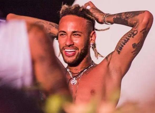 爽看，安菲尔德的观众凭一张门票能看两场红军vs毕包的友谊赛（安菲尔德福利：一张门票看两场红军对毕包友谊赛）