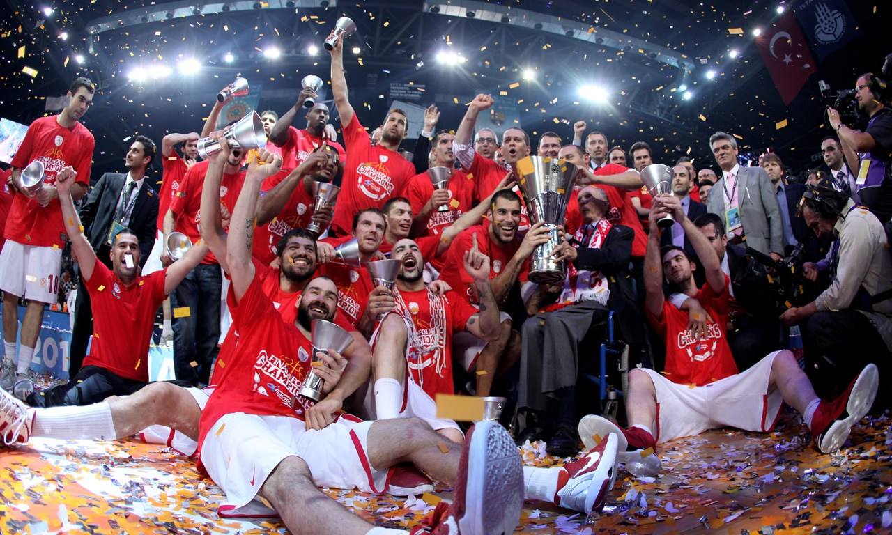 参观诺坎普，梅西：我回到了我怀念的地方，希望有一天能回来（梅西探访诺坎普：回到牵挂之地，盼有朝一日再归）