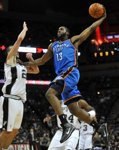 雷霆主帅：首战马刺是“试金石”，不过度准备专注实战检验（雷霆主帅：马刺揭幕战是试金石，不过度准备，以实战见真章）