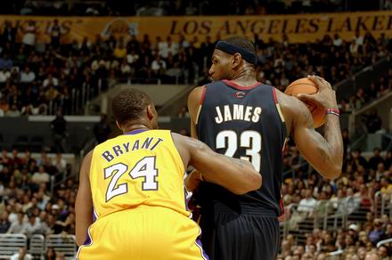 苏超终局之战即将打响，南通队vs泰州队谁能问鼎冠军？苏...（苏超收官大战将至，南通对决泰州，冠军花落谁家？）