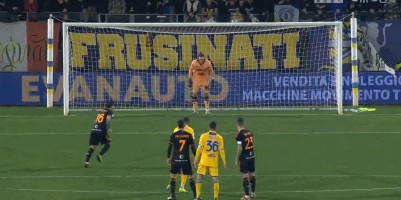 詹姆斯空砍准三双，15篮板大幅刷新个人赛季新高