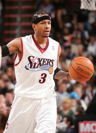 曼联官方：姆伯莫将在对阵埃弗顿的比赛中上演首秀（曼联官宣：姆伯莫战埃弗顿迎来首秀）