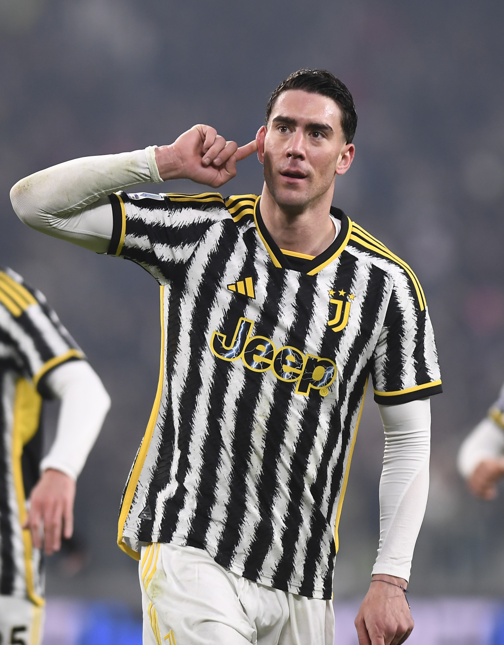 布伦森连场30+＆哈特两双，布伦森关键时刻取分带走比赛（布伦森连砍30+联手哈特两双，关键时刻接管比赛）