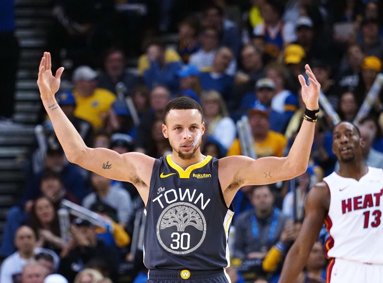 亚洲第一门将？陈威4项数据高居亚冠第一：国门最佳接班人！（陈威亚冠四项领跑，被誉为国门最佳接班人：亚洲第一门将在望？）