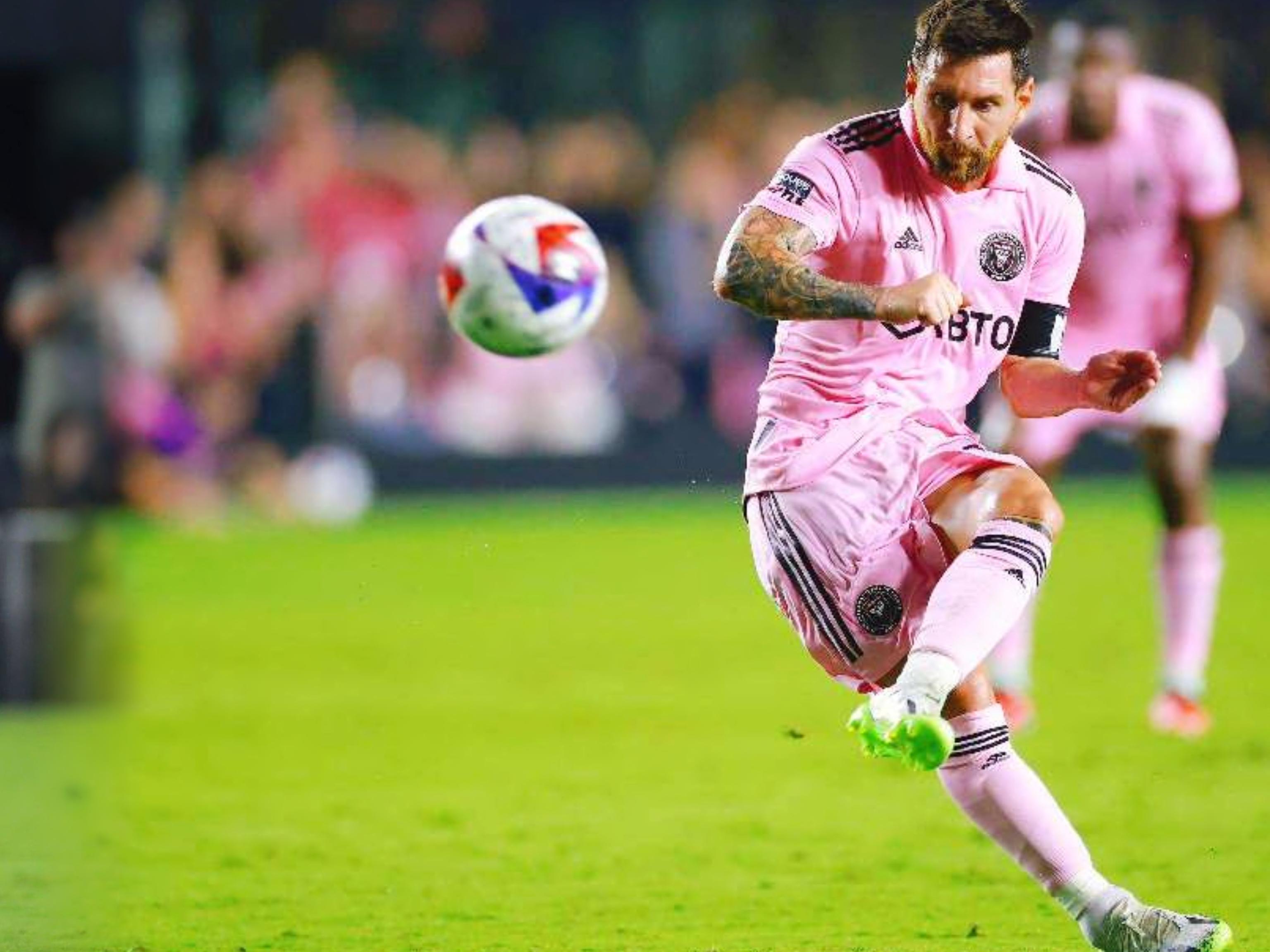 博主：国足选帅名单已上报，竞争主要在邵佳一和李国旭间展开（国足选帅候选名单已上报，邵佳一与李国旭成为主要竞争者）