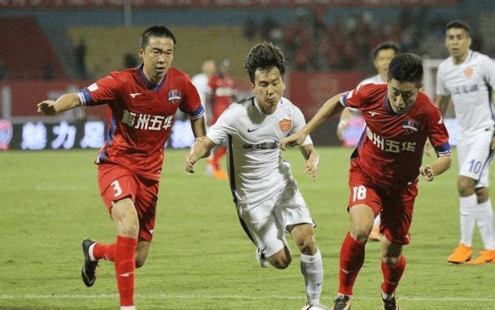 洛杉矶快船以131-116击败黄蜂，哈登55分创队史新高，成为NBA第四位得分超55分的球员，表现惊艳。